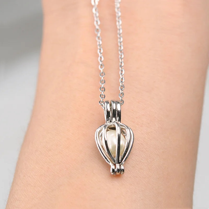 Colier cu perlă naturală în coajă